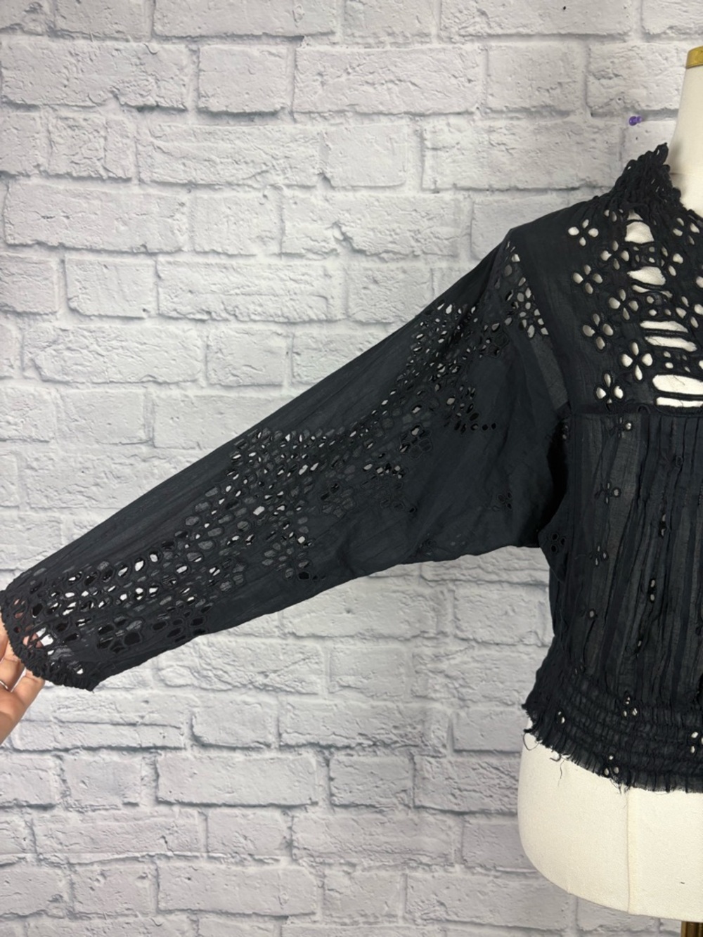 Free People One eyelet top size S - Picture 3 of 10